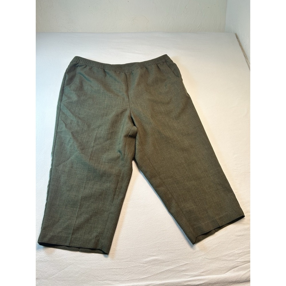 D & Co Womens Capri Pants Size L Green Elastic Waist Pockets Pull On 100% Cotton